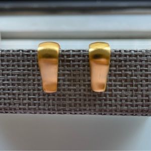 ANNE KLEIN VINTAGE GOLD-TONE CLIP-ON EARRINGS.